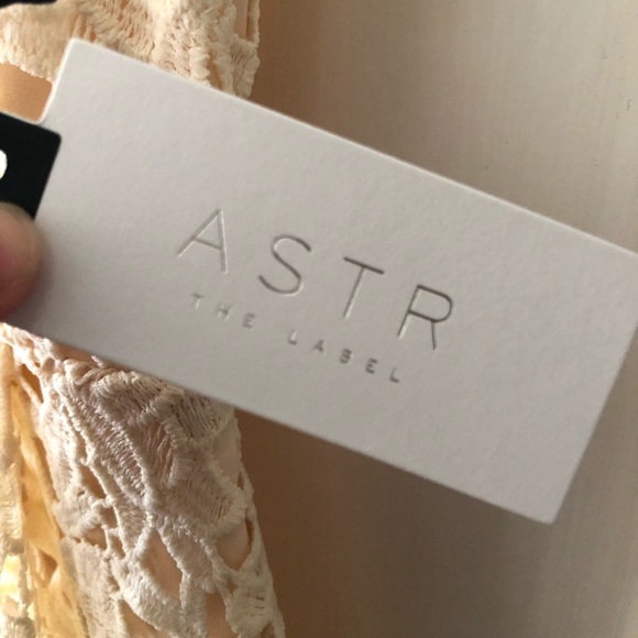 Astr the Label - Lace Midi Dress in L - NWT - Buttercream - Picture 6 of 9